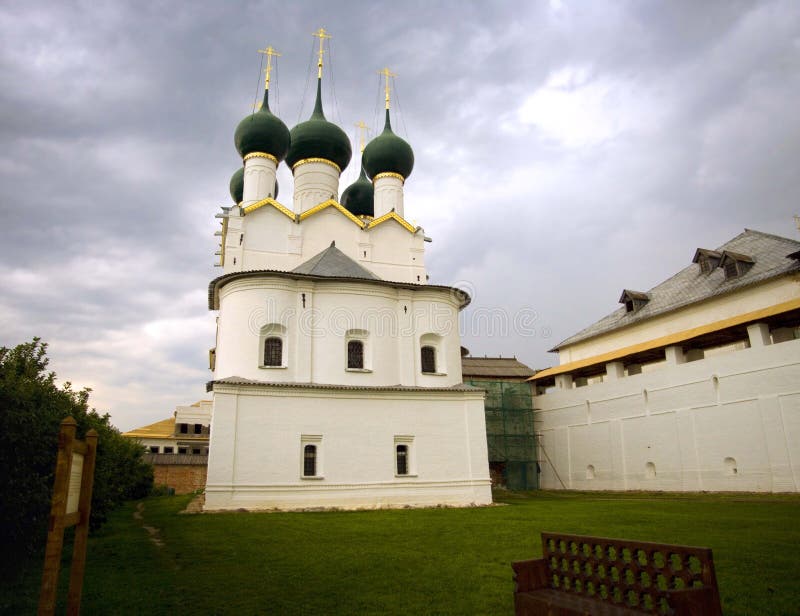 Ростов Veliky Кремль церковь St Gregory теолог стоковые изображения Ростов Veliky Кремль церковь St Gregory теолог стоковые изображения