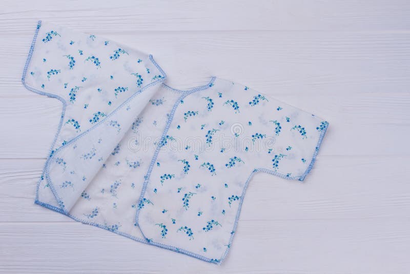 Рубашка младенца хлопка newborn стоковые фото Рубашка младенца хлопка newborn стоковые фото