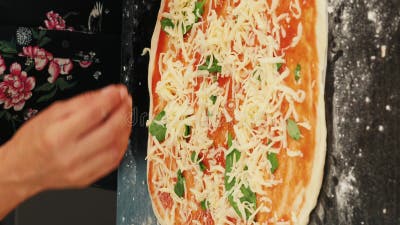 Как приготовить пиццу на сковороде – простой рецепт, ингредиенты – видео - Телеграф