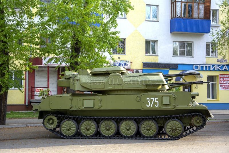 Русский военный конец-вверх оборудования В городе Мирное время Зенитная система стоковое изображение Русский военный конец-вверх оборудования В городе Мирное время Зенитная система стоковое изображение