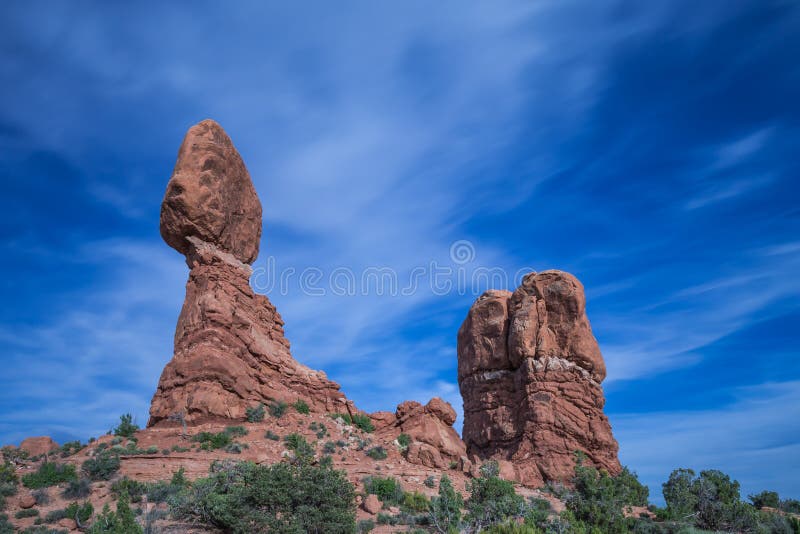 Сбалансированный утес в национальном парке сводов около Moab, Юты стоковое изображение rf Сбалансированный утес в национальном парке сводов около Moab, Юты стоковое изображение rf