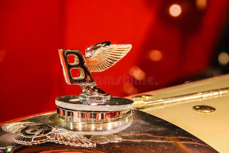 сбор винограда sepia автомобиля автомобиля ретро Эмблема Bentley стоковая фотография rf сбор винограда sepia автомобиля автомобиля ретро Эмблема Bentley стоковая фотография rf
