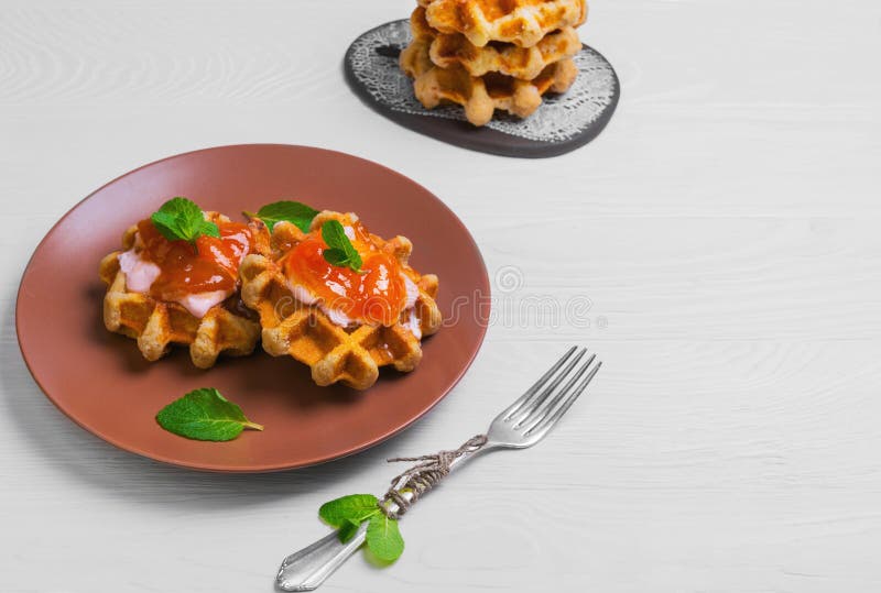 Свеже мягко толщиной бельгийские waffles стоковая фотография rf Свеже мягко толщиной бельгийские waffles стоковая фотография rf