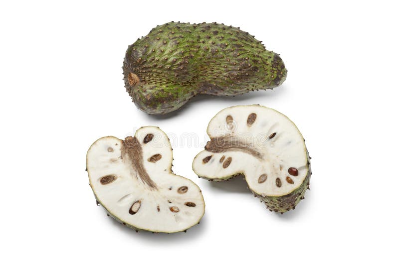 Свежий весь и половинный плодоовощ soursop стоковая фотография