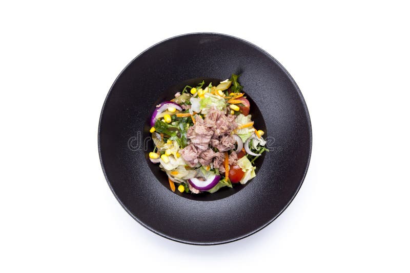 Свежий салат с тунцом, томатами, яичками, arugula и мустардом на wh стоковая фотография Свежий салат с тунцом, томатами, яичками, arugula и мустардом на wh стоковая фотография
