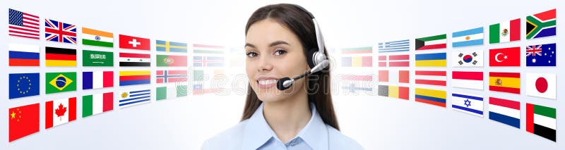 Свяжитесь мы, женщина оператора обслуживания клиента с усмехаться шлемофона стоковые изображения Свяжитесь мы, женщина оператора обслуживания клиента с усмехаться шлемофона стоковые изображения