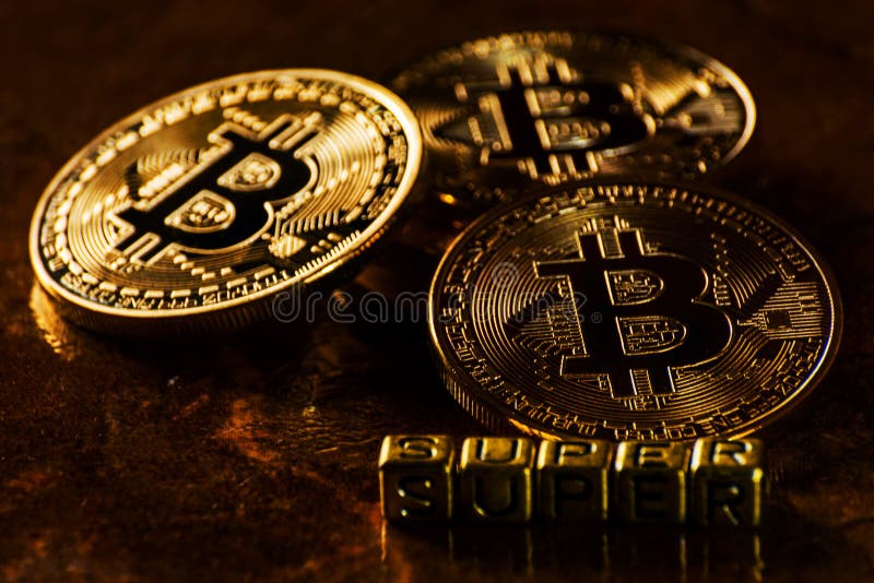 Секретное золото Bitcoin с словом супер, BTC валюты, макрос сняло монеток Bitcoin, концепции минирования bitcoin, финансов
