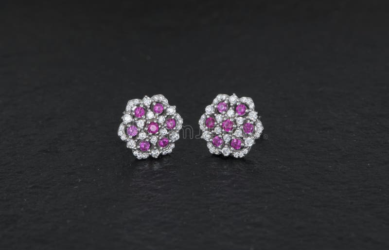 Серьга Daimond стоковая фотография