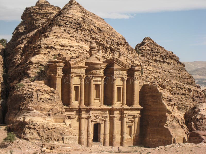 Скит или объявление Deir на Petra. Иордан стоковые фото Скит или объявление Deir на Petra. Иордан стоковые фото
