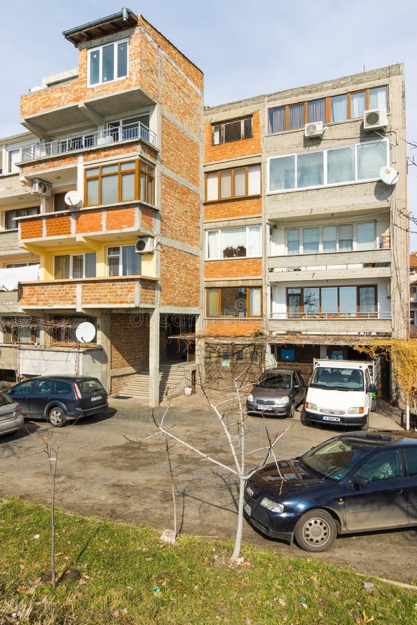 Скромная рыбная ловля временно проживая на побережье Чёрного моря в Pomorie, Болгарии стоковое изображение rf