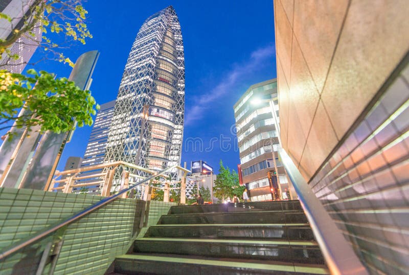 Современный горизонт ночи Shinjuku, токио - Японии стоковые фото