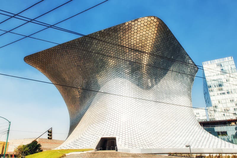 Современный музей изобразительных искусств Soumaya в Мехико стоковое изображение Современный музей изобразительных искусств Soumaya в Мехико стоковое изображение