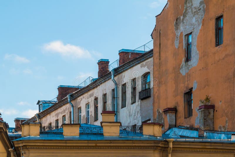 Состав нескольких исторических зданий на предпосылке неба стоковые фотографии rf Состав нескольких исторических зданий на предпосылке неба стоковые фотографии rf