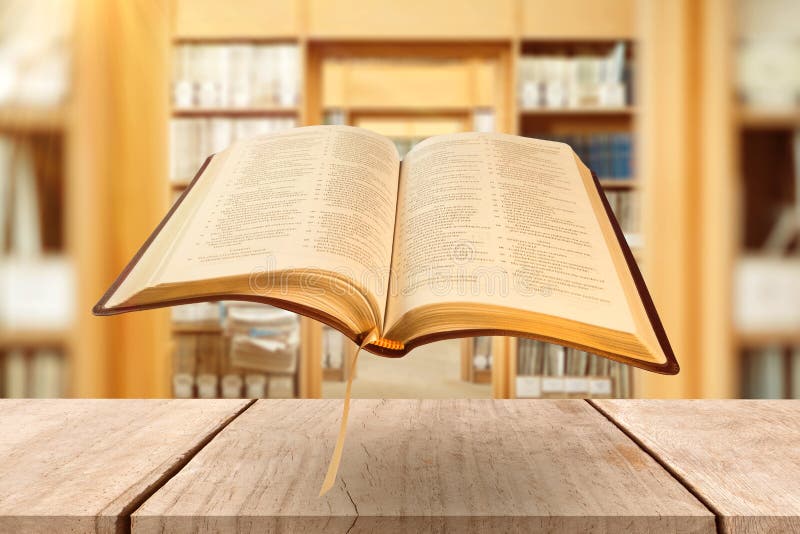 Составное изображение конца вверх открытой книги стоковые фото Составное изображение конца вверх открытой книги стоковые фото