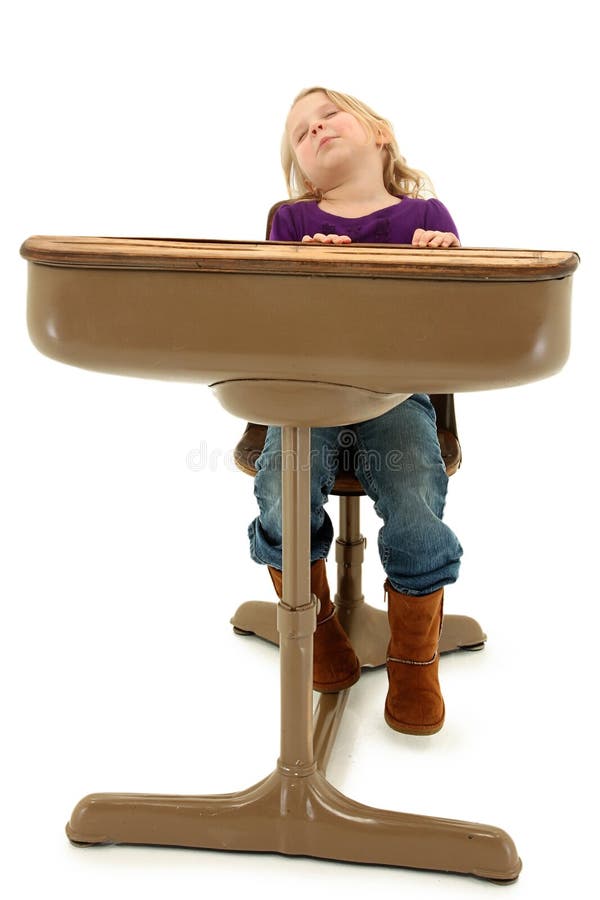 спать школы preschool девушки стола ребенка стоковые изображения rf спать школы preschool девушки стола ребенка стоковые изображения rf