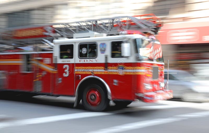 спешка firetruck пожара ny спешка firetruck пожара ny