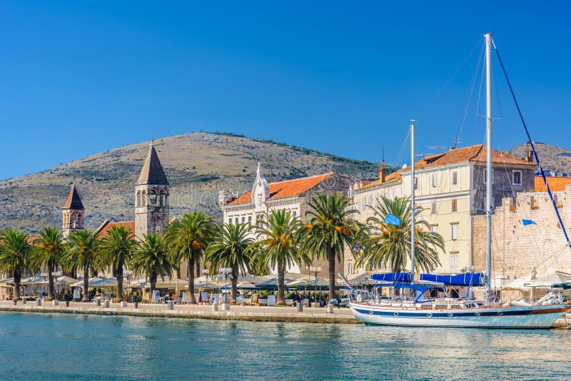 Среднеземноморской городок Trogir в Хорватии стоковые фото Среднеземноморской городок Trogir в Хорватии стоковые фото