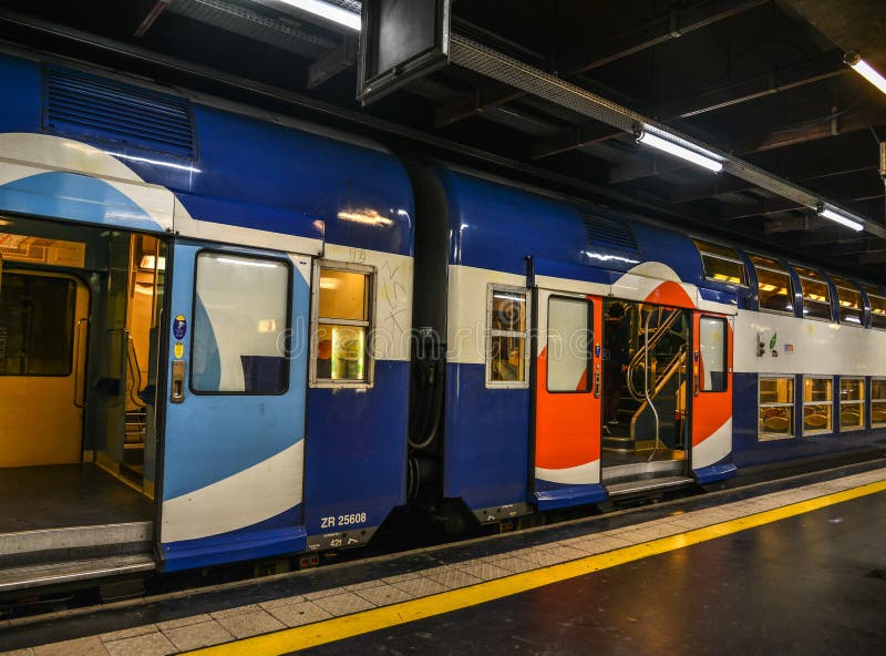 Станция метро Underground в Париже, Франция стоковые изображения rf
