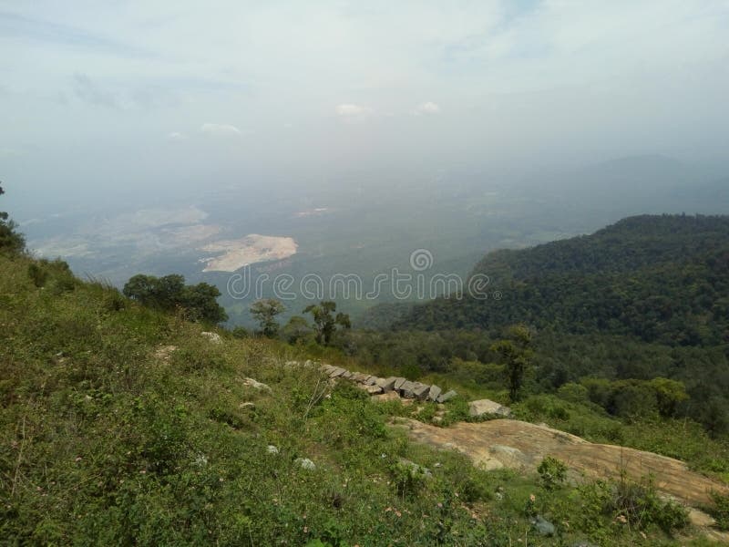 Станция холма Yercaud одна из посещать станций холма в Tamil Nadu стоковая фотография rf Станция холма Yercaud одна из посещать станций холма в Tamil Nadu стоковая фотография rf