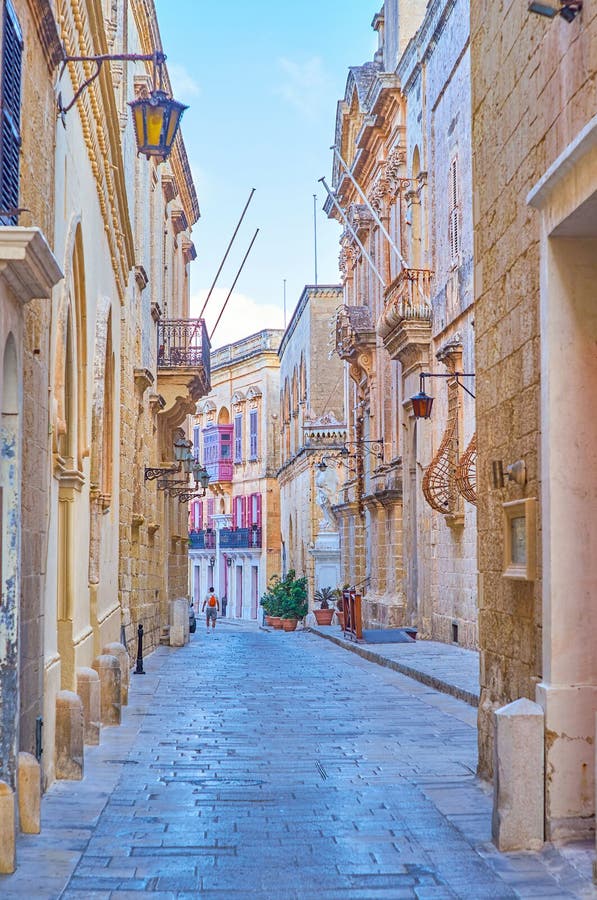 Старая улица в Mdina, Мальте стоковые изображения rf Старая улица в Mdina, Мальте стоковые изображения rf