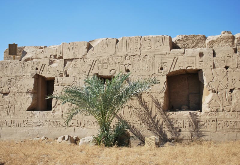 стародедовская стена виска luxor karnak Египета стоковое изображение стародедовская стена виска luxor karnak Египета стоковое изображение