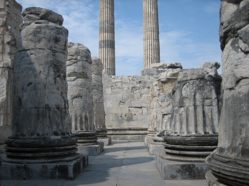 стародедовские руины колонок