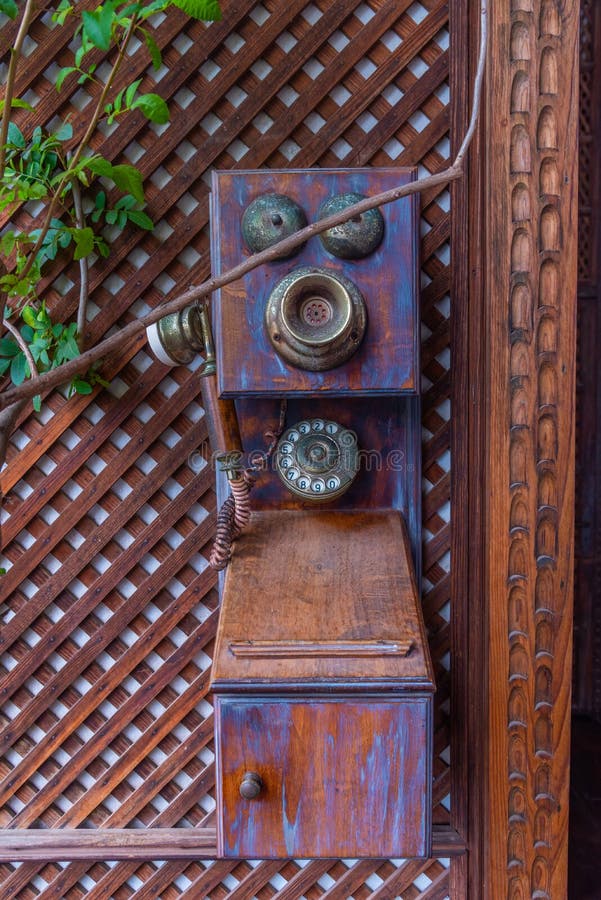 Старый телефон casa de los balcones в старом городе на Канарских островах Испании оротава Тенерифе La