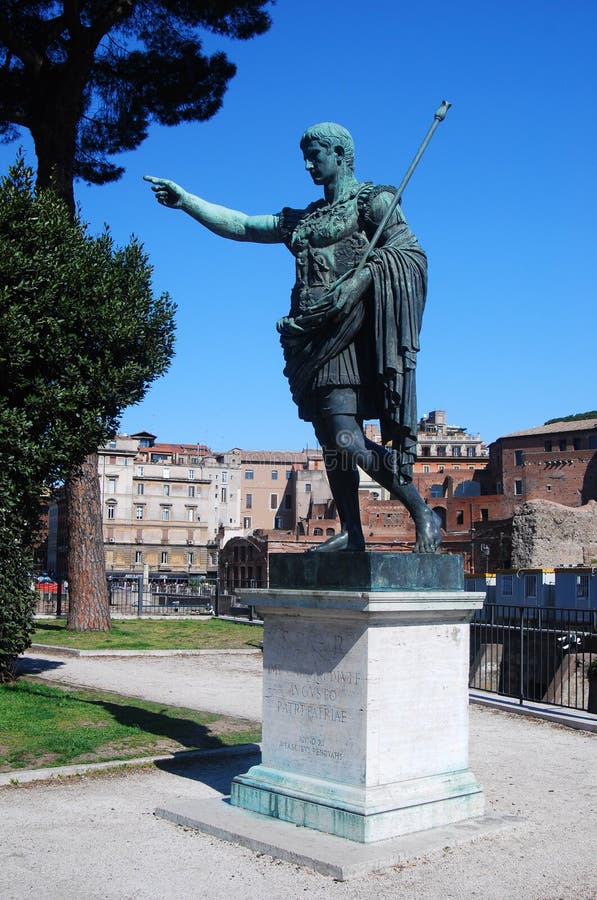 статуя rome императора augustus стоковые изображения rf статуя rome императора augustus стоковые изображения rf