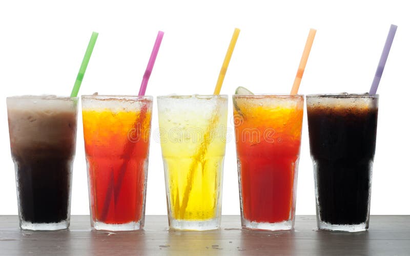 4 стекла холодных, свежих, домодельных сод с льдом и drinkin стоковая фотография 4 стекла холодных, свежих, домодельных сод с льдом и drinkin стоковая фотография