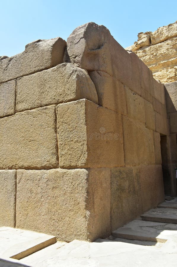 Стена известняка в виске долины Khafre на Гизе, Египте стоковое изображение rf Стена известняка в виске долины Khafre на Гизе, Египте стоковое изображение rf