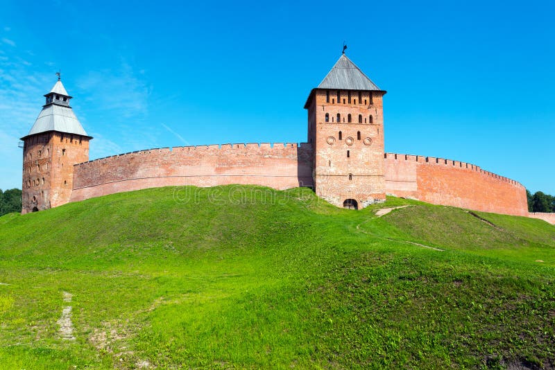 Стены Кремля в Veliky Новгороде стоковое фото rf Стены Кремля в Veliky Новгороде стоковое фото rf