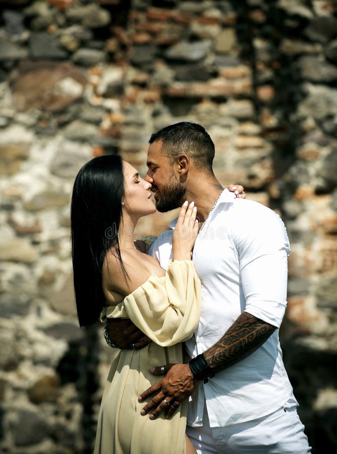 Страстный чувственные, мужчина и женщина, наслаждаясь захватывающим ...