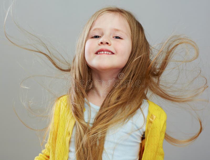 Mädchen mit blonden haaren