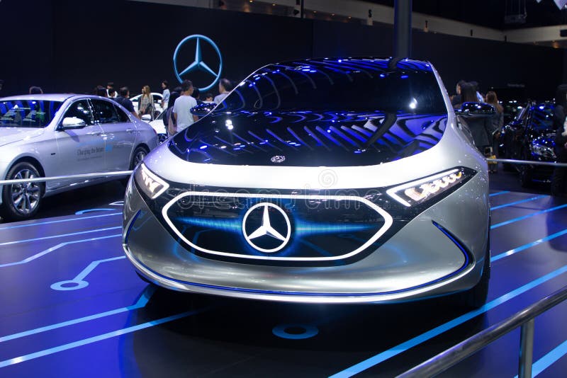 Таиланд - декабрь 2018: Модель концепции Eqa Benz Мерседес электрическая для будущего автомобиля в мотор-шоу стоковые фото Таиланд - декабрь 2018: Модель концепции Eqa Benz Мерседес электрическая для будущего автомобиля в мотор-шоу стоковые фото