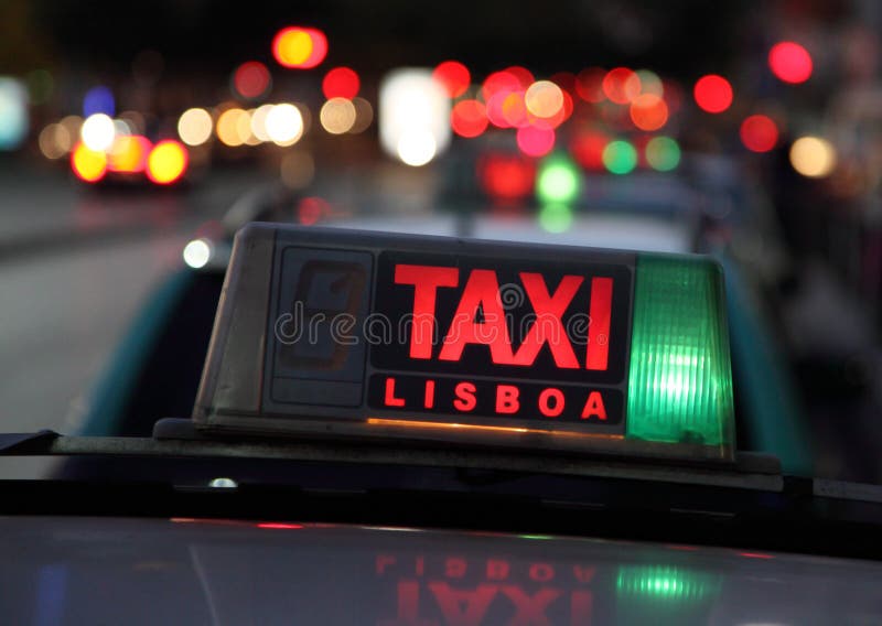 таксомотор lisbon стоковая фотография таксомотор lisbon стоковая фотография