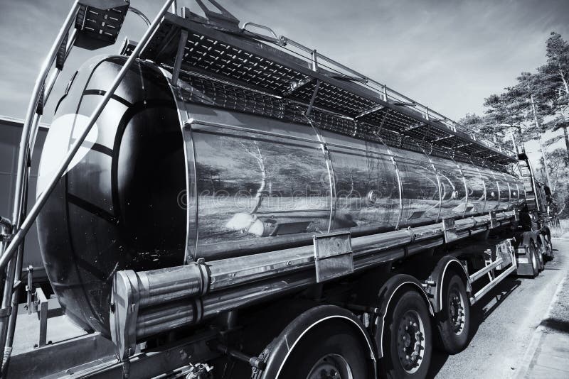 Топлив-тележка, нефтяная промышленность нефти и газ стоковое изображение rf