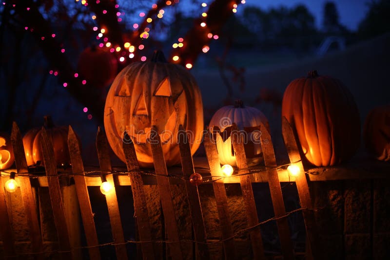 тыквы ночи halloween стоковое фото rf тыквы ночи halloween стоковое фото rf