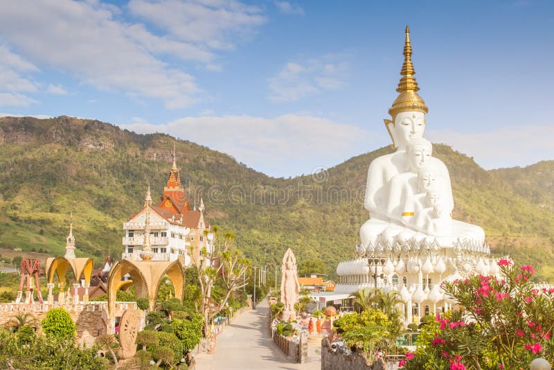 Удивительные phra ват, которое phetchabun Таиланд kho khao храма будды сына pha вершина искусства вид культуры на координат в Таил стоковые фотографии rf