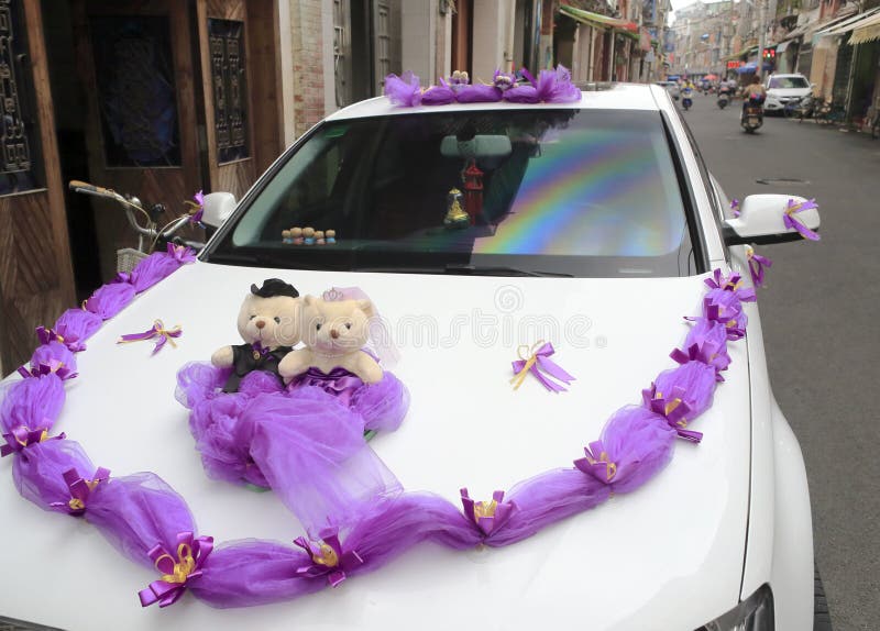 Украшенный Wedding автомобиль стоковое фото Украшенный Wedding автомобиль стоковое фото