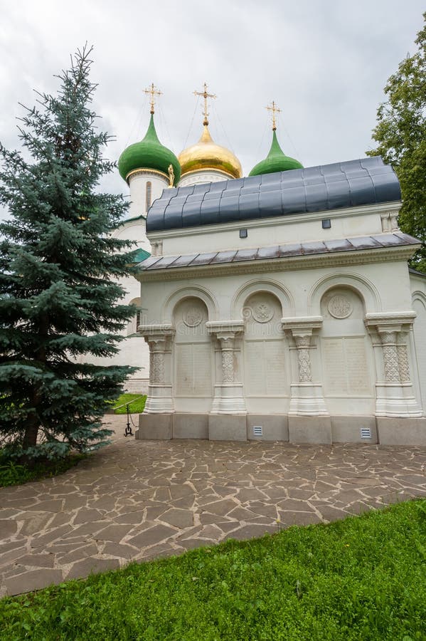Усыпальница и церковь стоковые фото Усыпальница и церковь стоковые фото