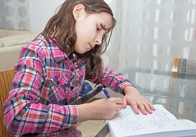 учить pupilgirl стоковое фото rf учить pupilgirl стоковое фото rf