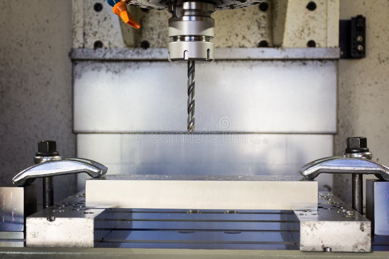 Филировальная машина CNC механической обработки Обрабатывать инструментального металла современный стоковое изображение rf Филировальная машина CNC механической обработки Обрабатывать инструментального металла современный стоковое изображение rf