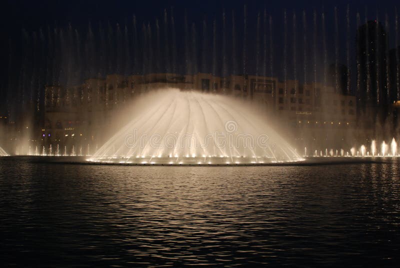 фонтан Дубай