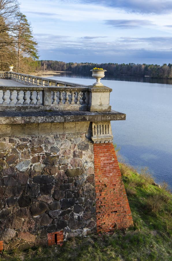 Užutrakis manor. A fragment of a stone wall that protects the water from the lake. Užutrakis manor. A fragment of a stone wall that protects the water from the lake