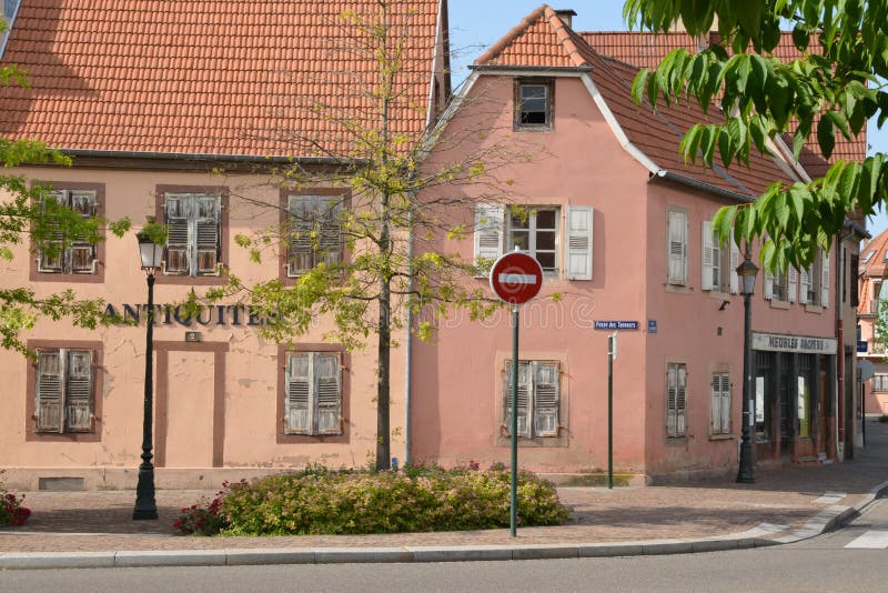 Франция, живописный город Haguenau в rhin bas стоковое изображение rf Франция, живописный город Haguenau в rhin bas стоковое изображение rf