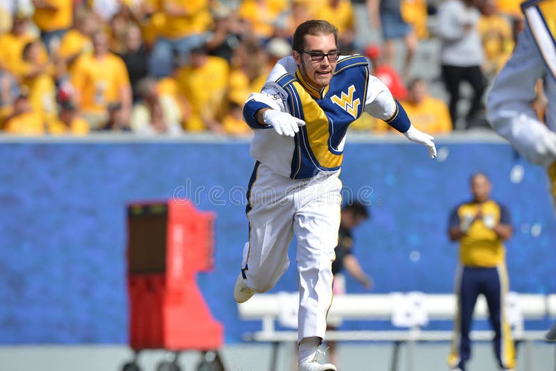 2015 футбол NCAA - Мэриленд @ WVU стоковое фото rf 2015 футбол NCAA - Мэриленд @ WVU стоковое фото rf