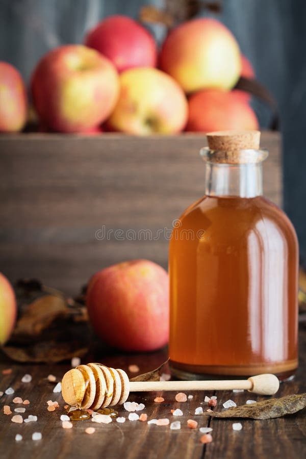 Хани Пинк Гималаян соль и Apple Cider Vinegar стоковая фотография rf