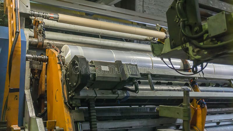 Химическое производство фильма bopp Штранг-прессование фильма Продукция фильма простирания зернистого полиэтилена низкой плотност стоковая фотография rf Химическое производство фильма bopp Штранг-прессование фильма Продукция фильма простирания зернистого полиэтилена низкой плотност стоковая фотография rf