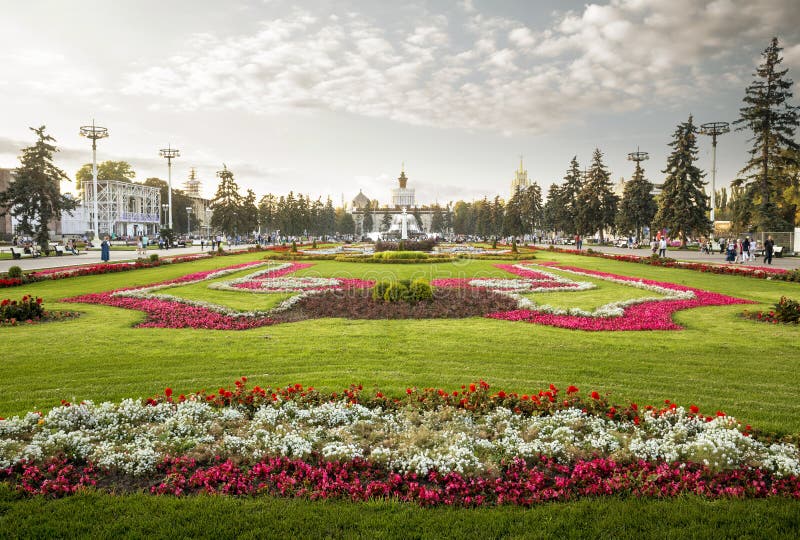 Цветник в парке VDNH, Москве, России стоковая фотография Цветник в парке VDNH, Москве, России стоковая фотография