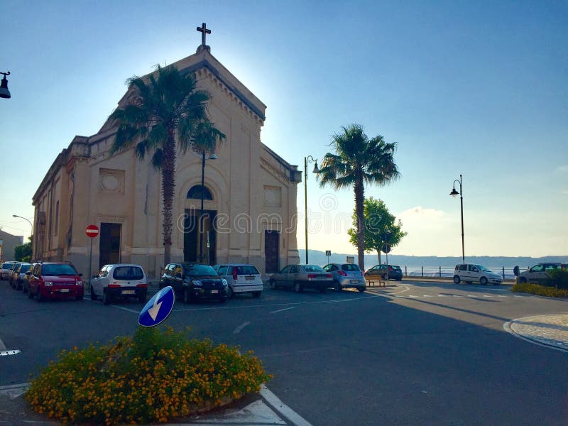 Церковь Chiesa Cannitello di Вилла San Giovanni стоковые изображения Церковь Chiesa Cannitello di Вилла San Giovanni стоковые изображения